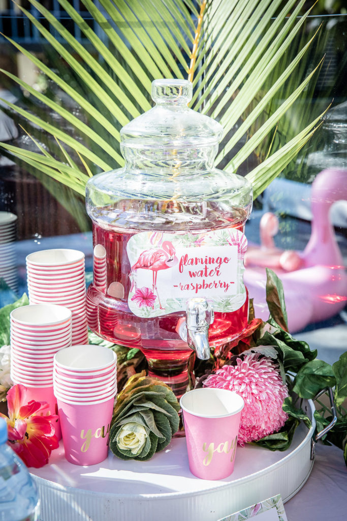 Flamingo drink table 