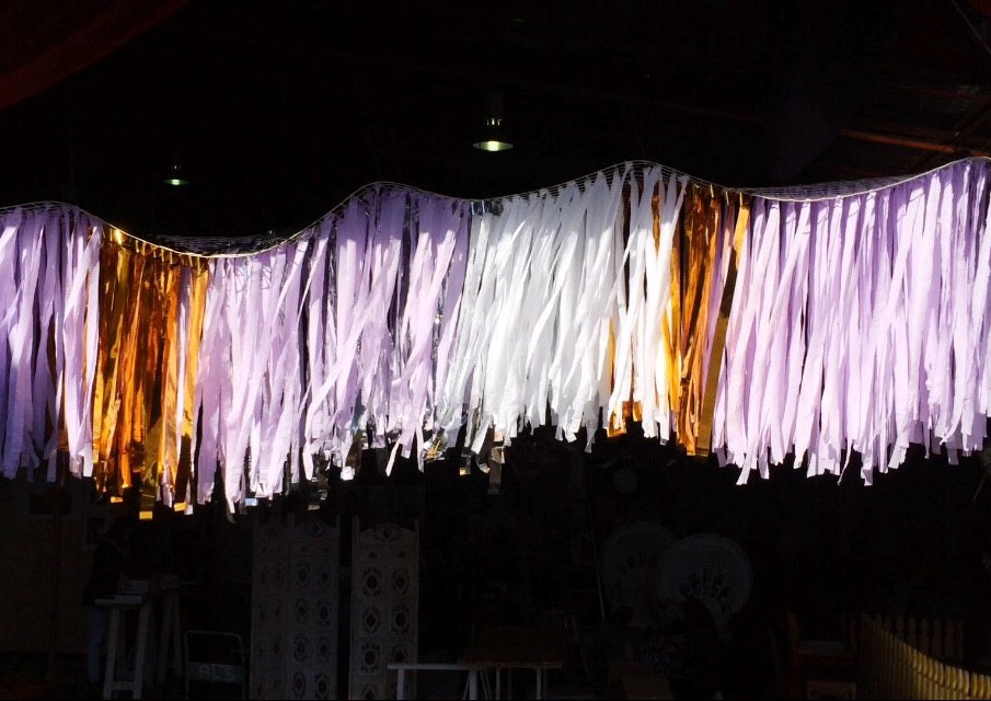 How to Make Ceiling Streamers  DIY Fringe Backdrop for Parties 