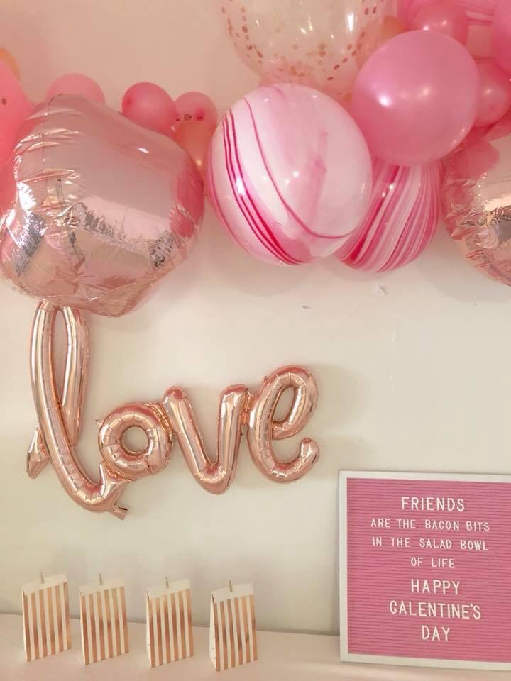 Felt board that says Happy Galentines Day