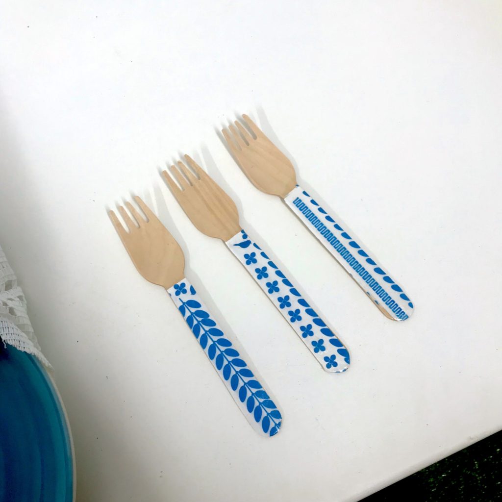Party cutlery with blue and white pattern