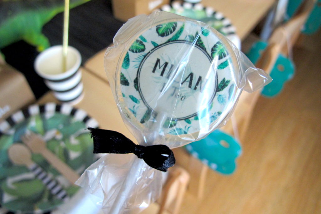 Dinosaur party lollipop favours