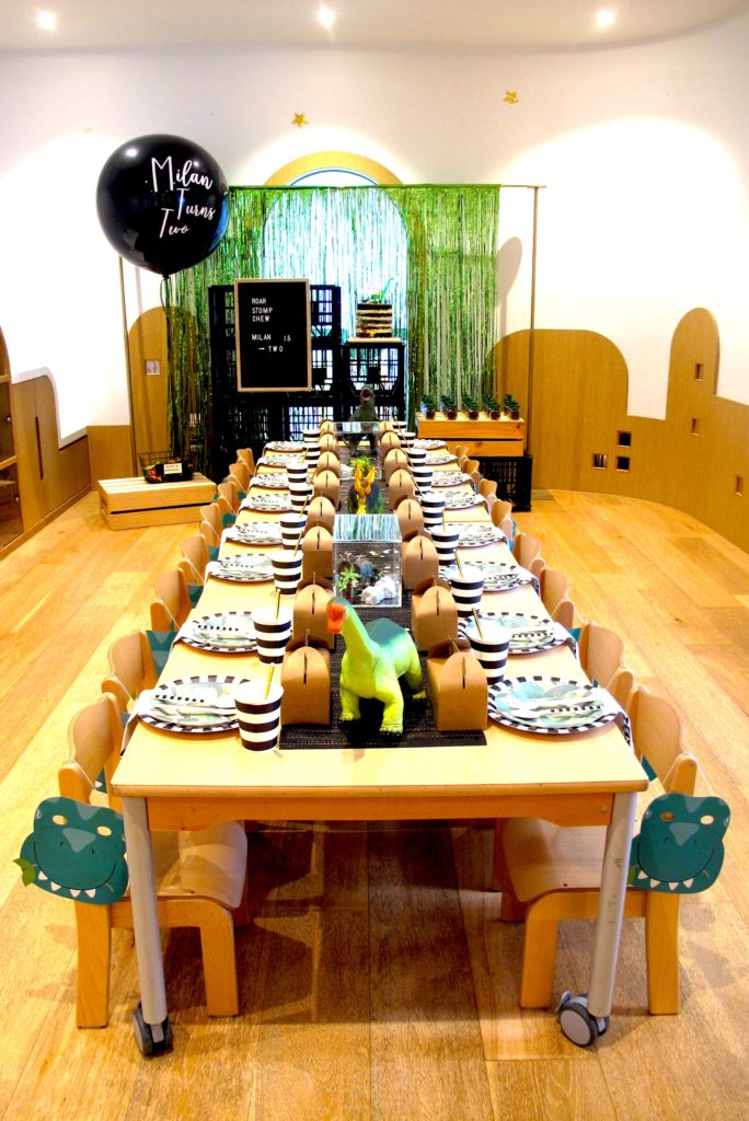 Dinosaur party table setting