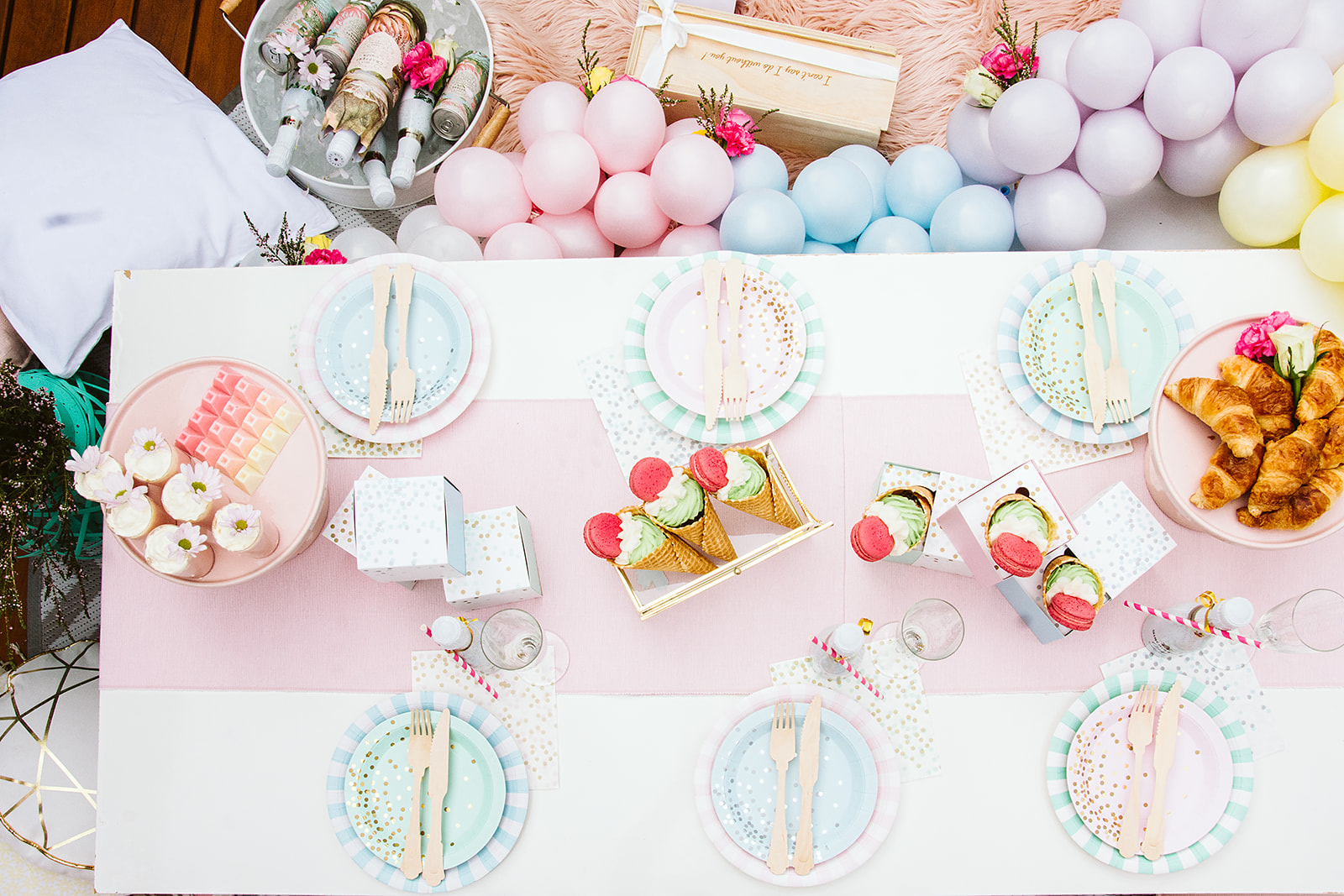 Best friends, bubbly, and brunch: a pastel bridal shower – Confetti Fair