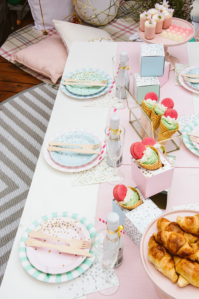 pastel bridal shower, Best friends, bubbly, and brunch: a pastel bridal shower