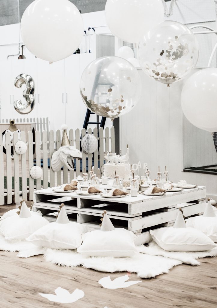 A luxe dinosaur party: Louis' third birthday – Confetti Fair