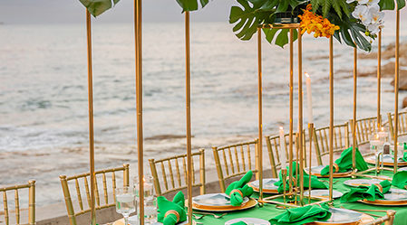 , A tropical Hawaiian-inspired wedding