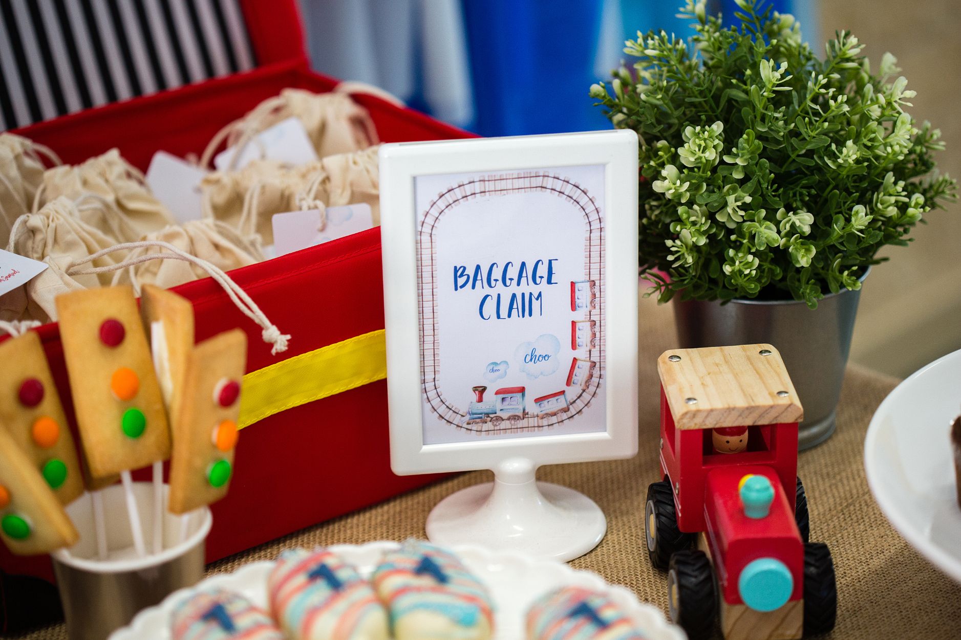 retro train party, Samuel&#8217;s retro train party – choo choo!