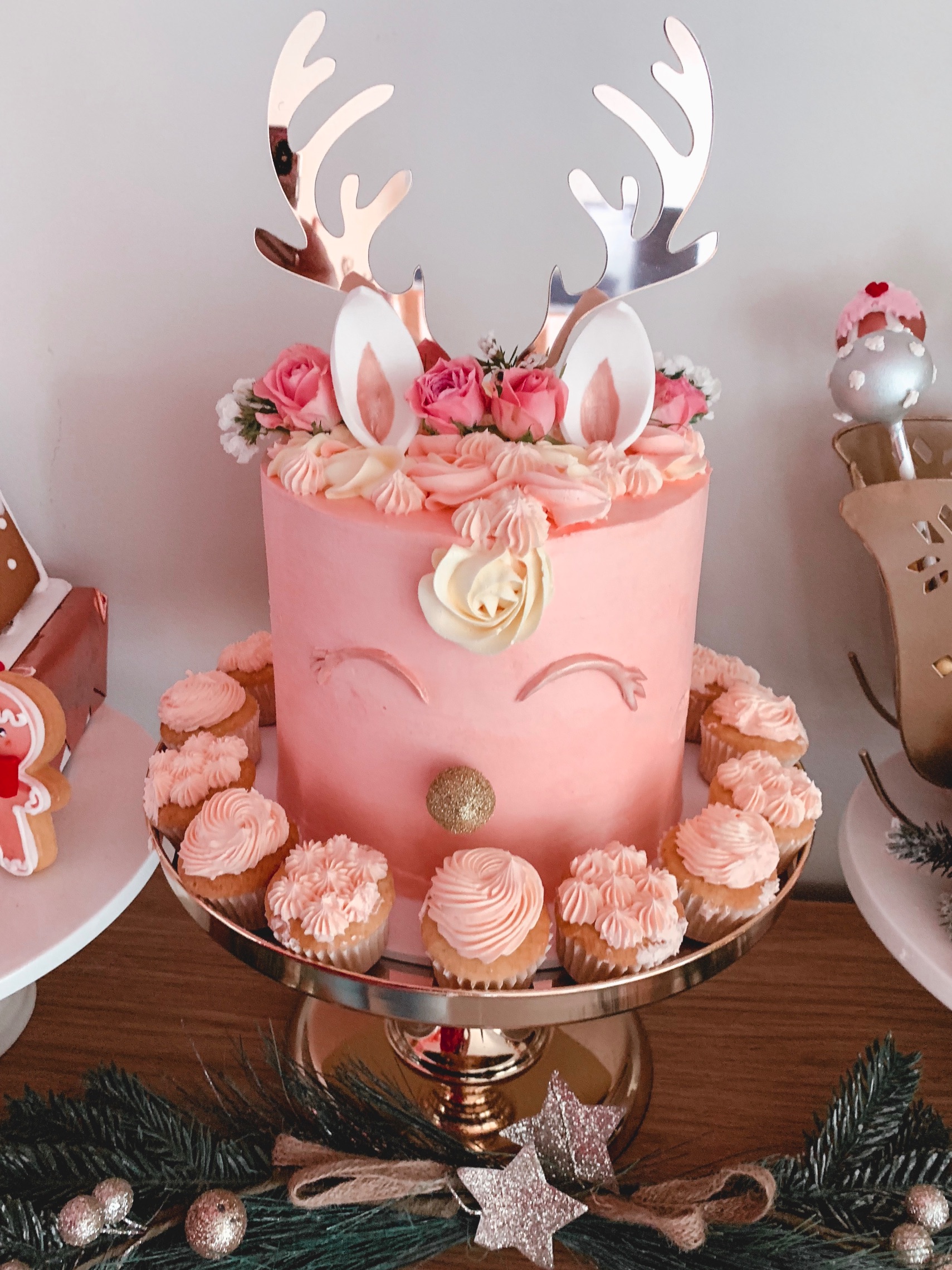 Rose gold Christmas party - reindeer cake