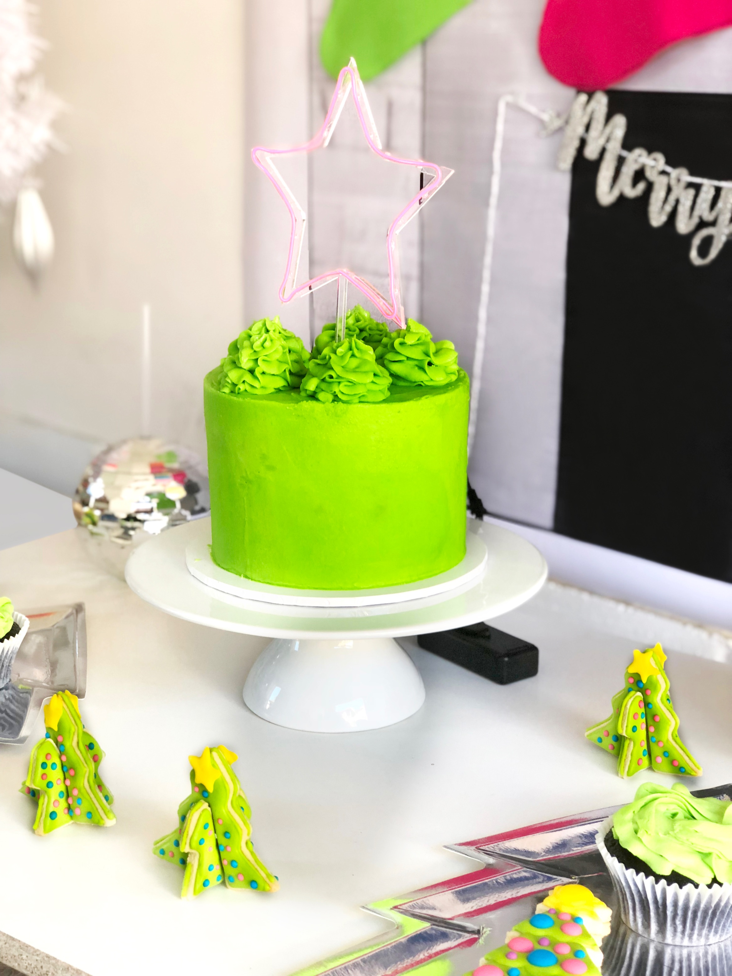 Neon Christmas party, Neon Christmas party – dreaming of a bright Christmas (plus free printable)