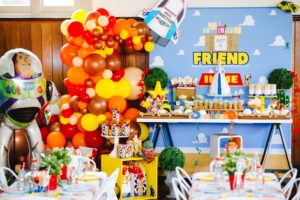 A nostalgic Toy Story birthday party – Confetti Fair