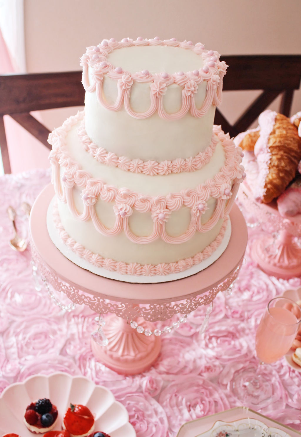 All about vintage piped cakes (cake inspiration) Confetti Fair