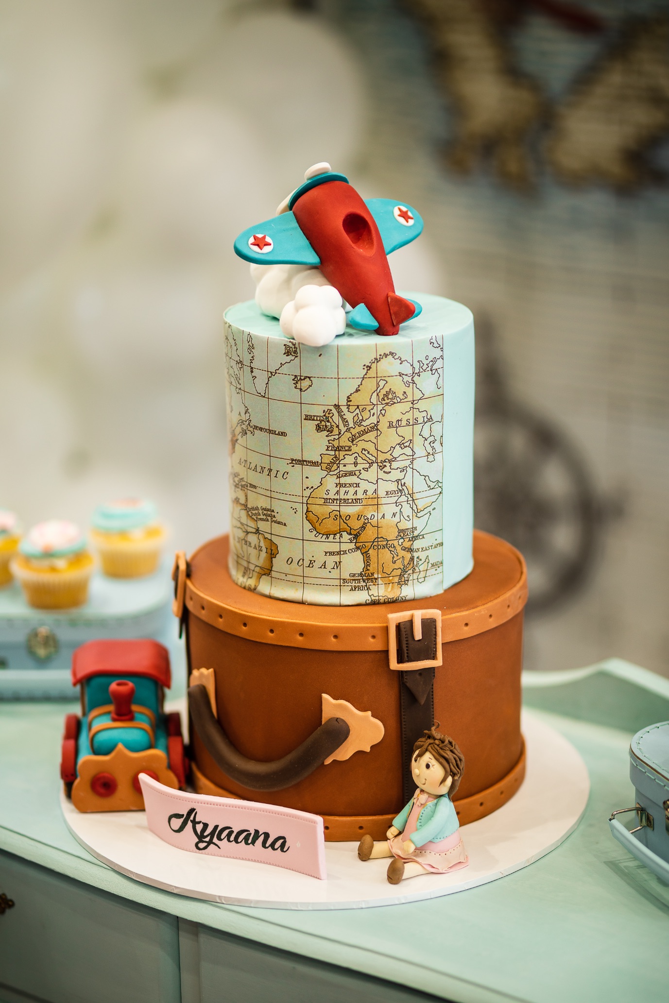 Ayaana's Around the World vintage travel party - cake