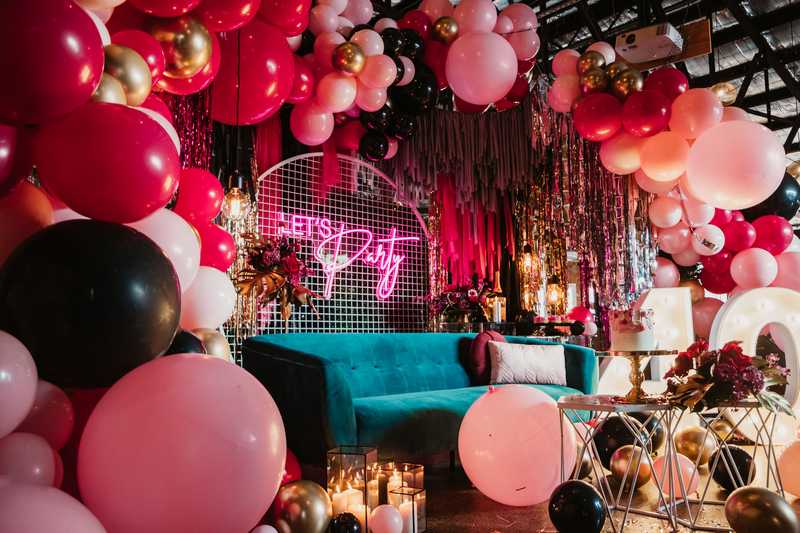 moody burgundy 40th birthday, A moody burgundy 40th birthday party – fierce at 40