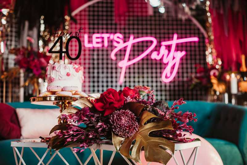 A moody burgundy 40th birthday party – fierce at 40