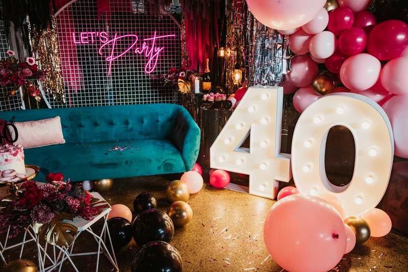 moody burgundy 40th birthday, A moody burgundy 40th birthday party – fierce at 40