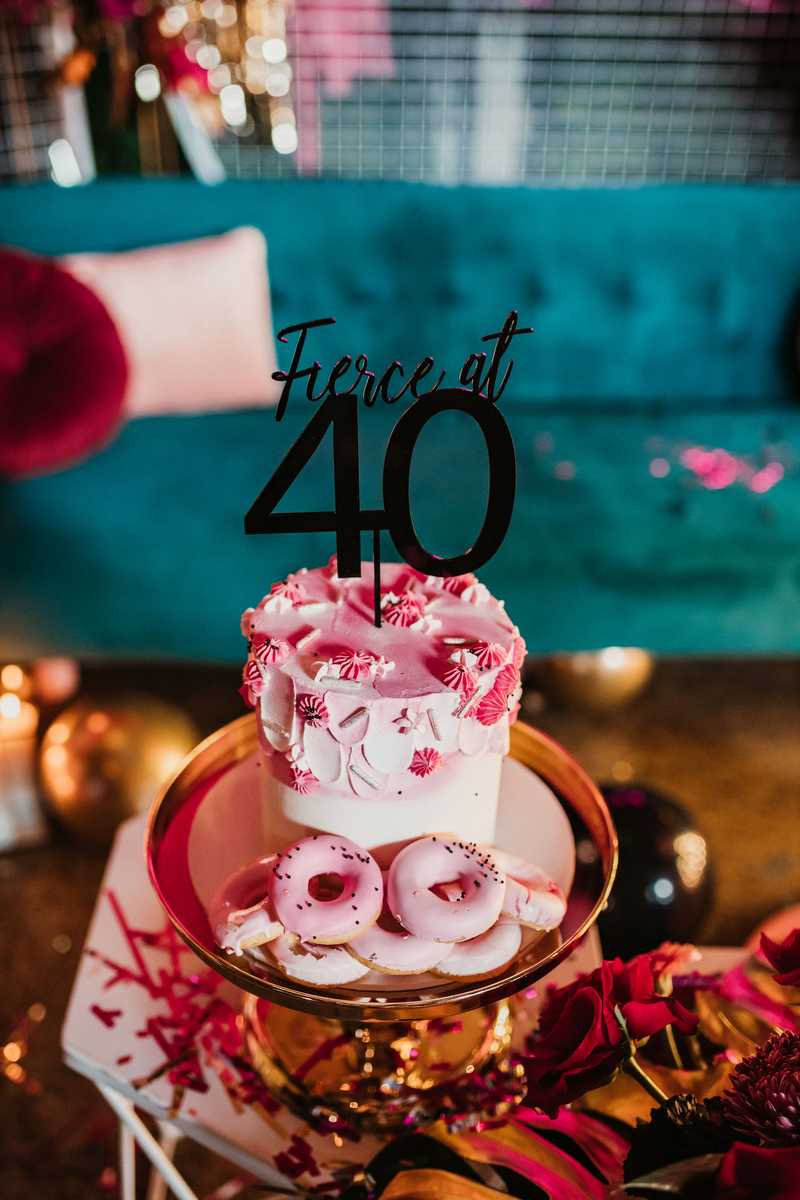 A moody burgundy 40th birthday party – fierce at 40