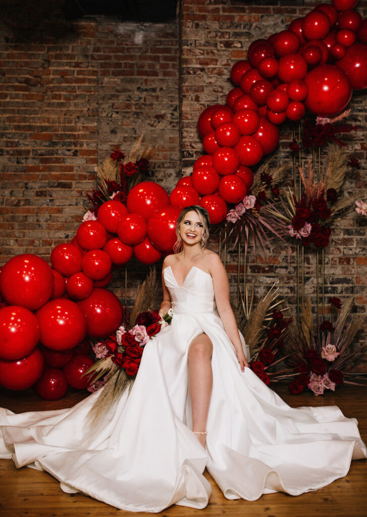 Balloons aren't just fun, they're luxury too! (Wedding balloon ...