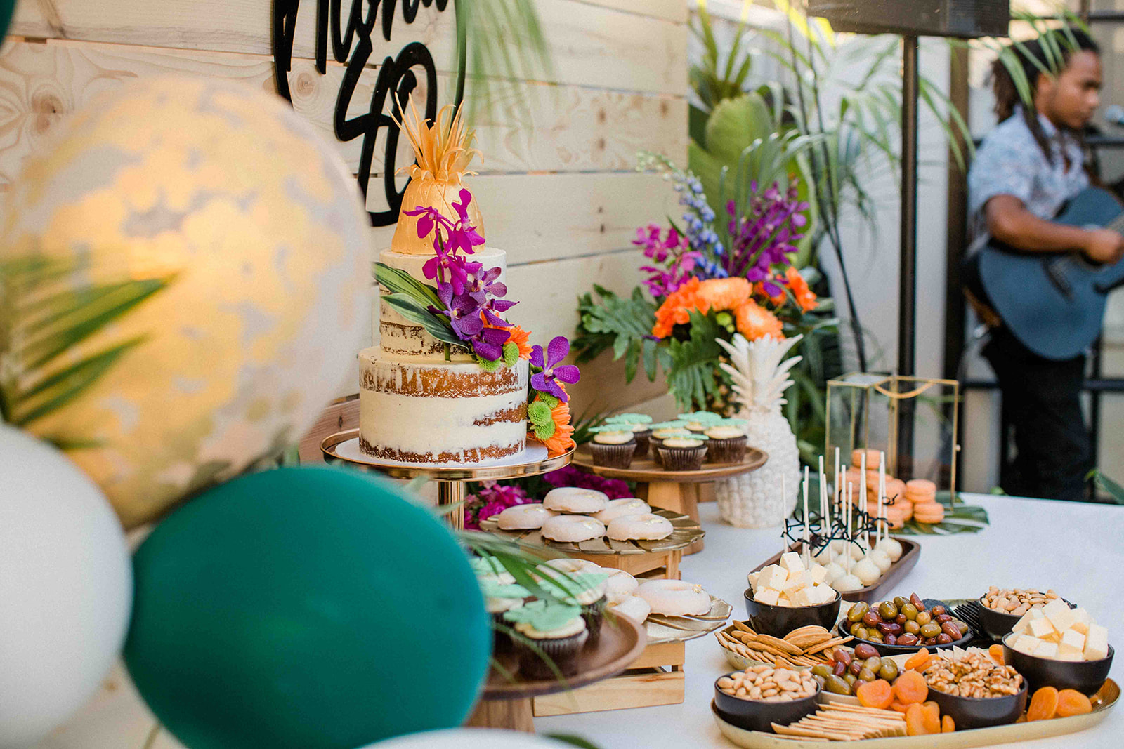 tropical luxe milestone party, A tropical luxe milestone party – Aloha 40!