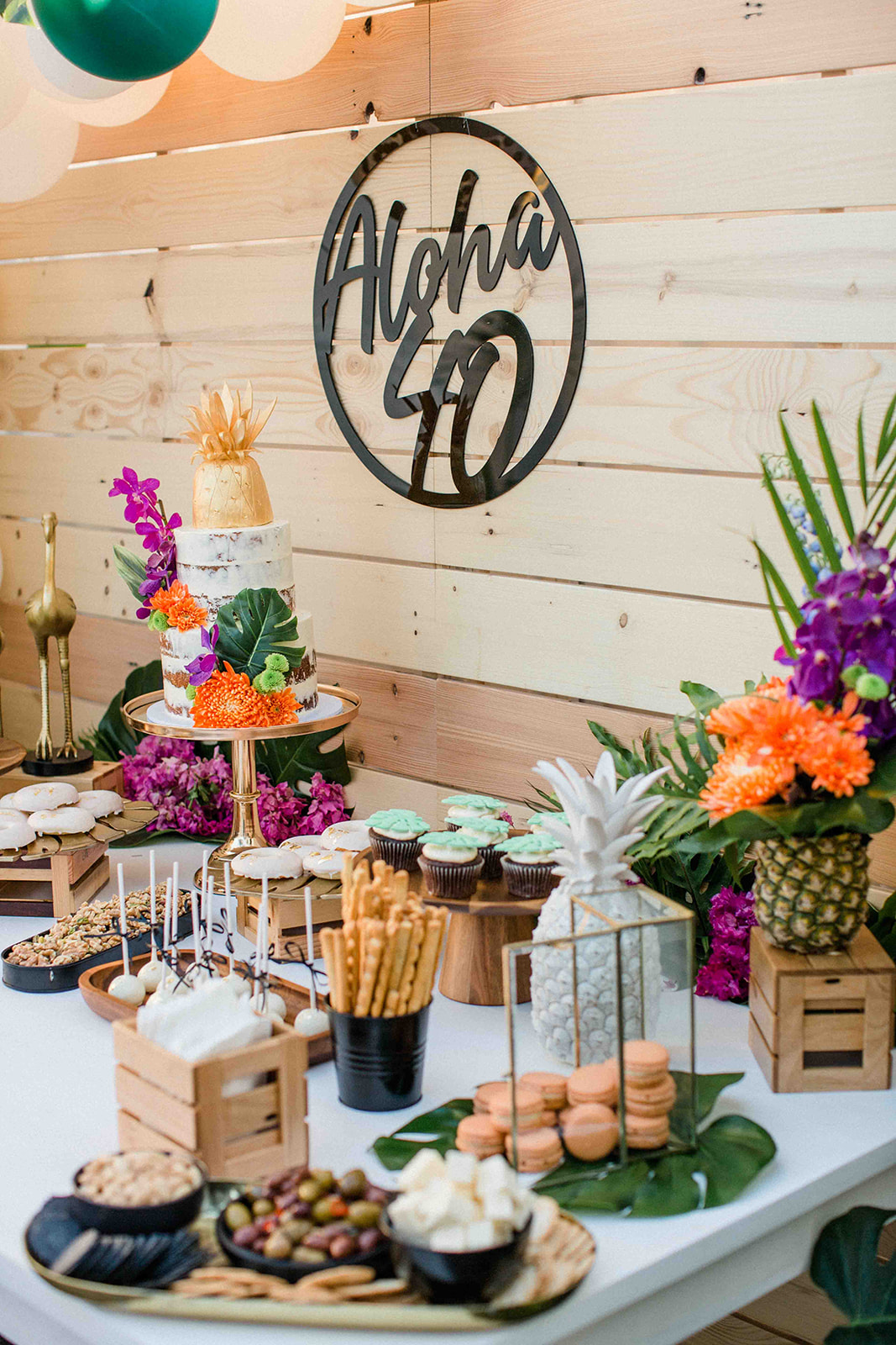 tropical luxe milestone party, A tropical luxe milestone party – Aloha 40!