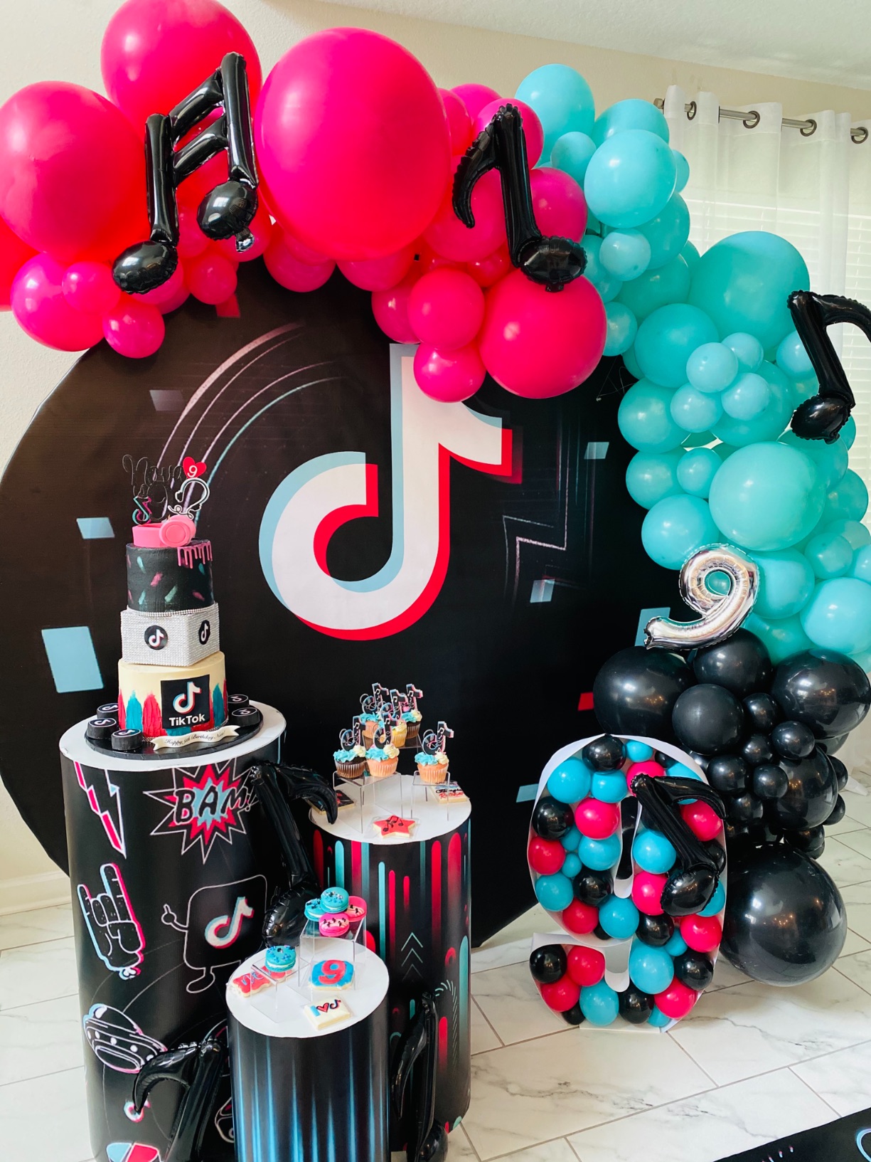 Nova's 9th TikTok birthday party – Confetti Fair