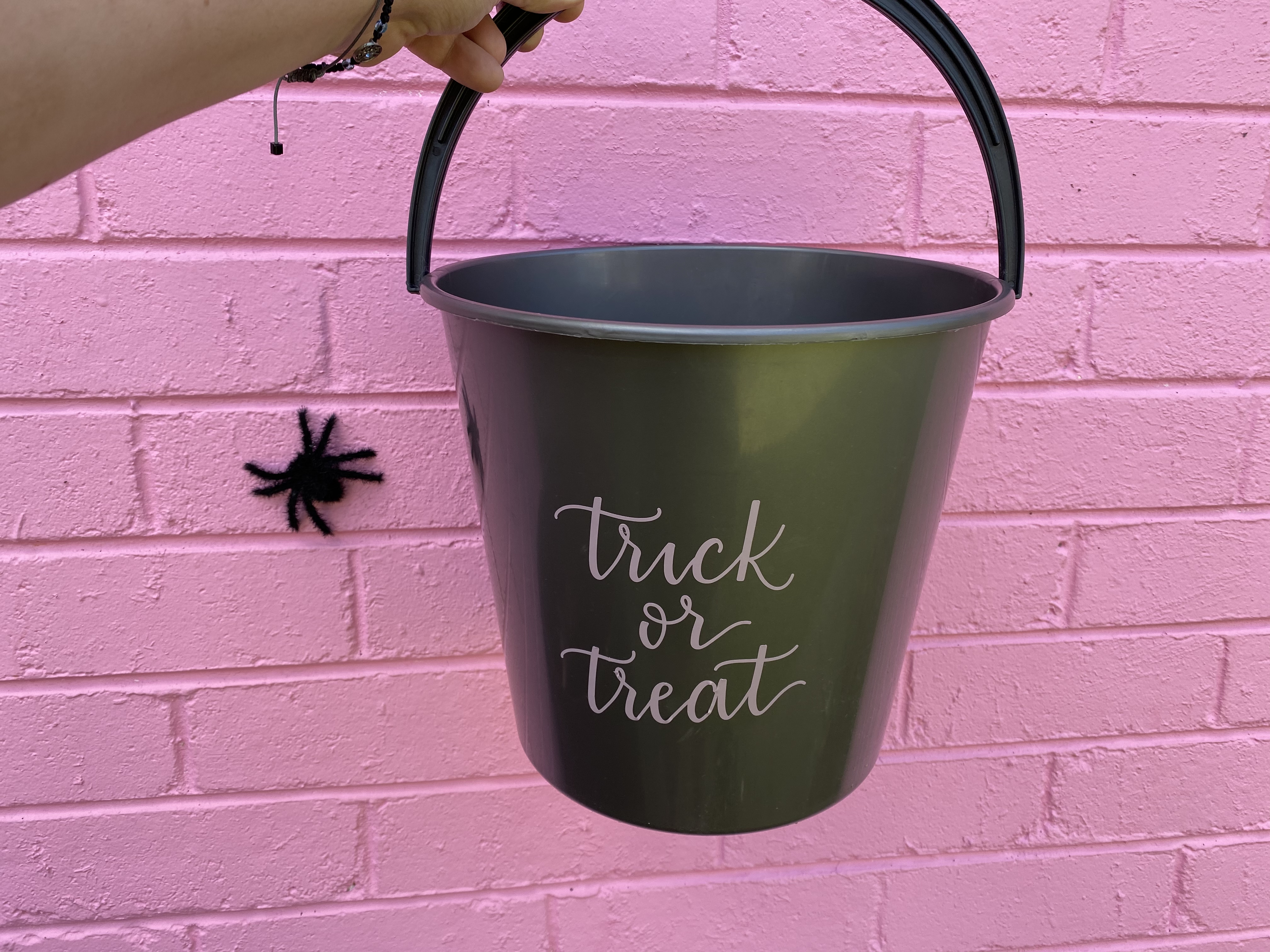 COVID safe trick or treat for Halloween, DIY a COVID safe trick or treat for Halloween!
