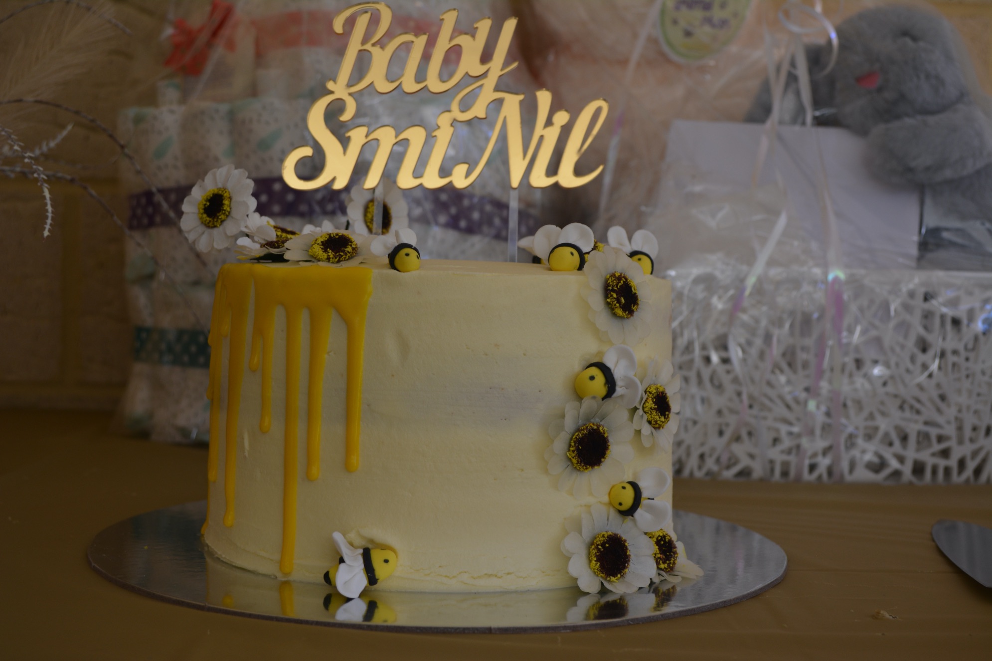 Bright sunflower baby shower for a 'mum to bee'