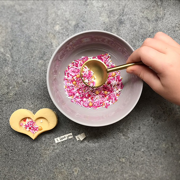 Cute love note cookies for Valentine's Day (Recipe)