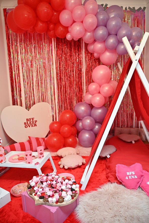 BBF sleepover for Valentine's Day, BBF sleepover for Valentine&#8217;s Day