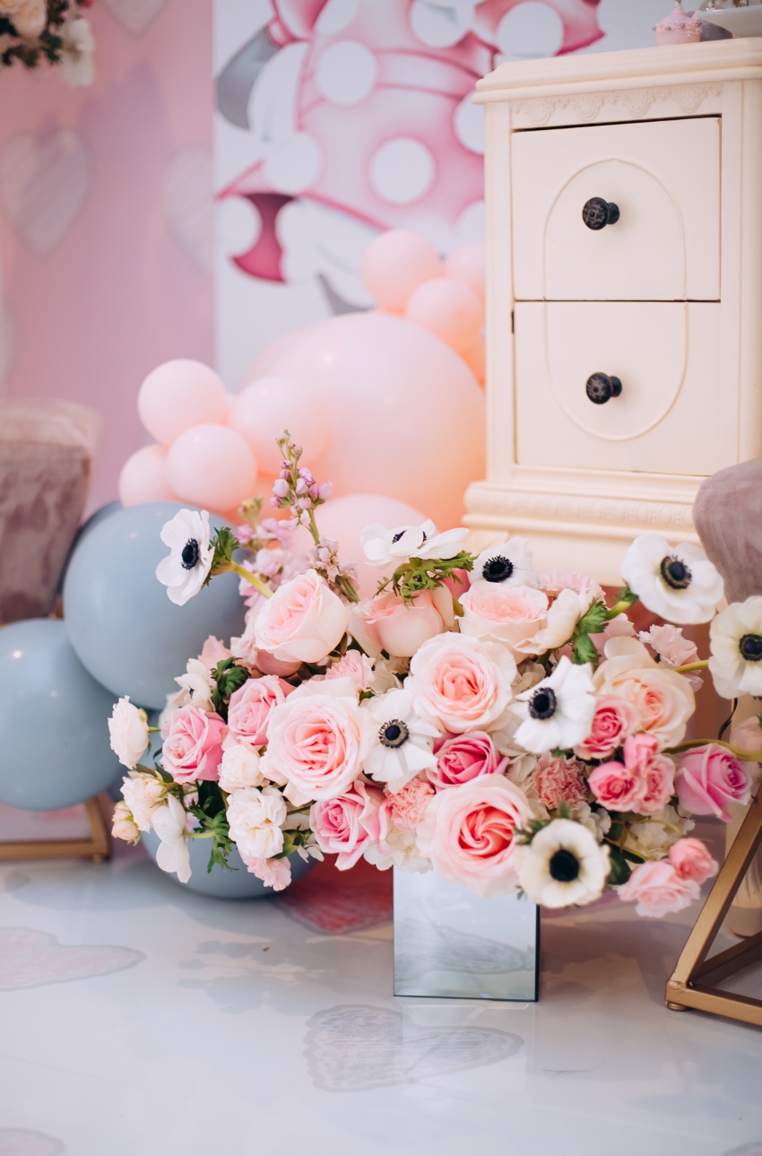 Vintage Minnie Mouse birthday party – Confetti Fair