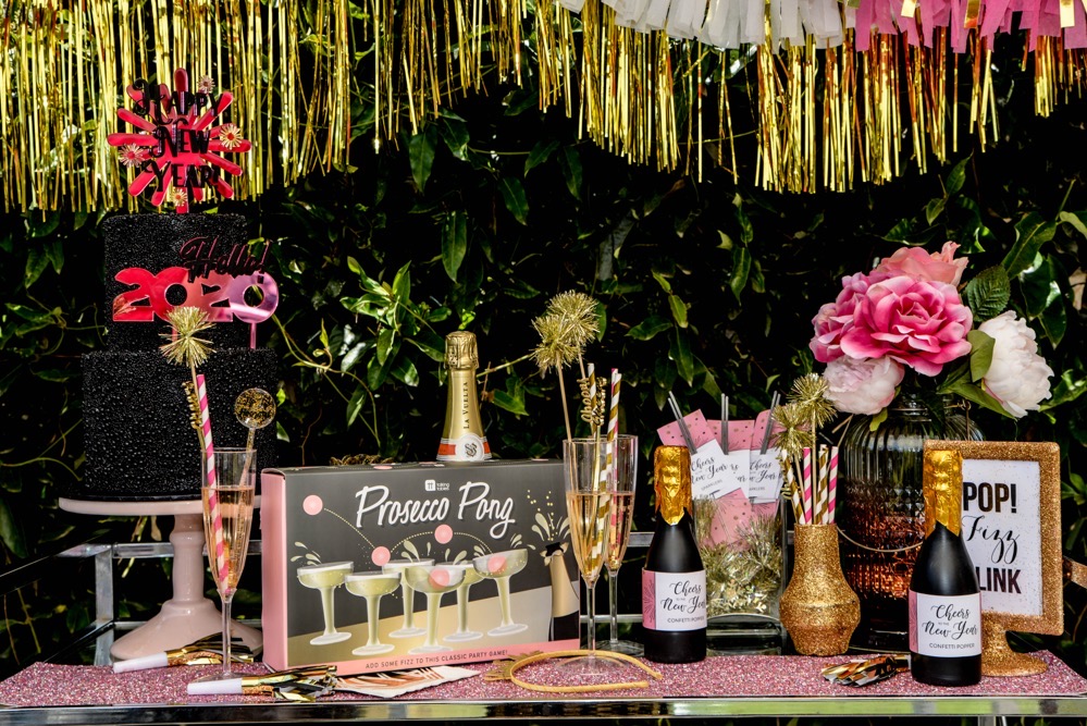Glam New Year's Eve Party at home, DIY your glam New Year’s Eve Party at home