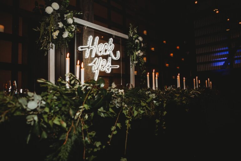 Neon wedding signs to elevate your bridal reception – Confetti Fair