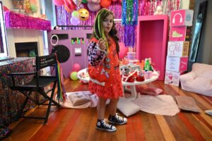 , A Barbie Extra! Party Theme